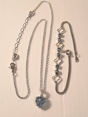Swarovski Neclase And Bracelet To Match